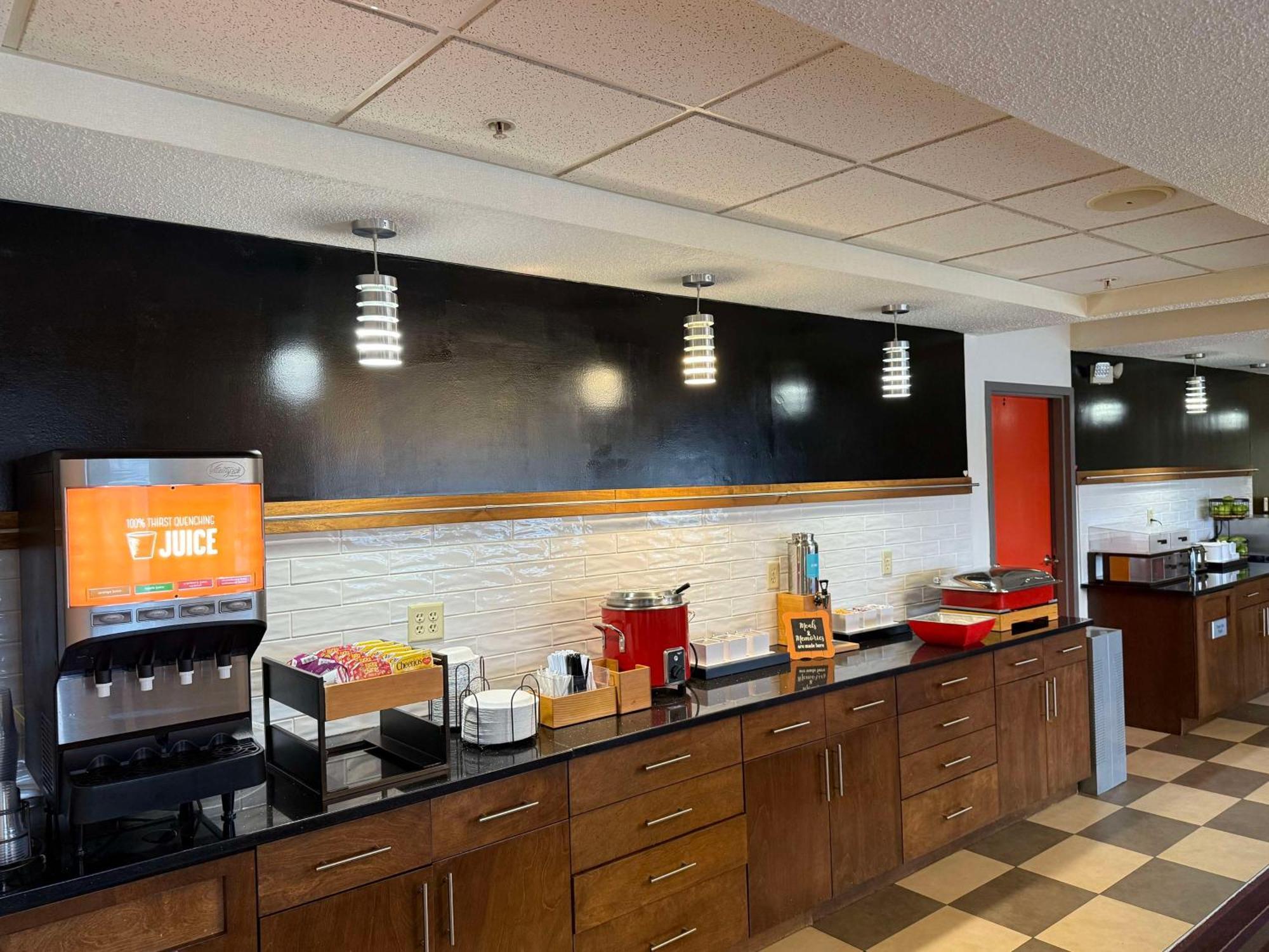 Surestay By Best Western Forsyth Decatur Exterior photo