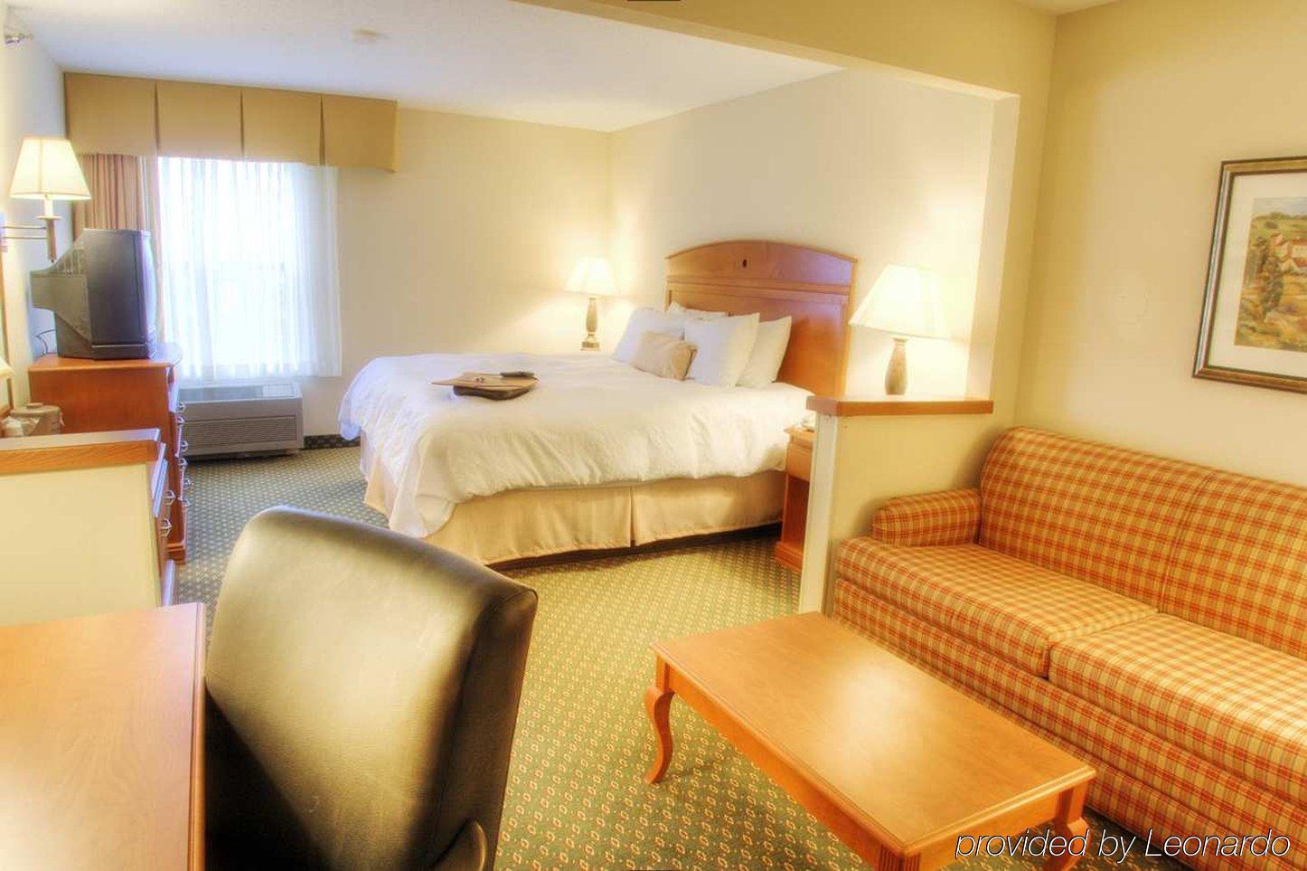 Surestay By Best Western Forsyth Decatur Room photo