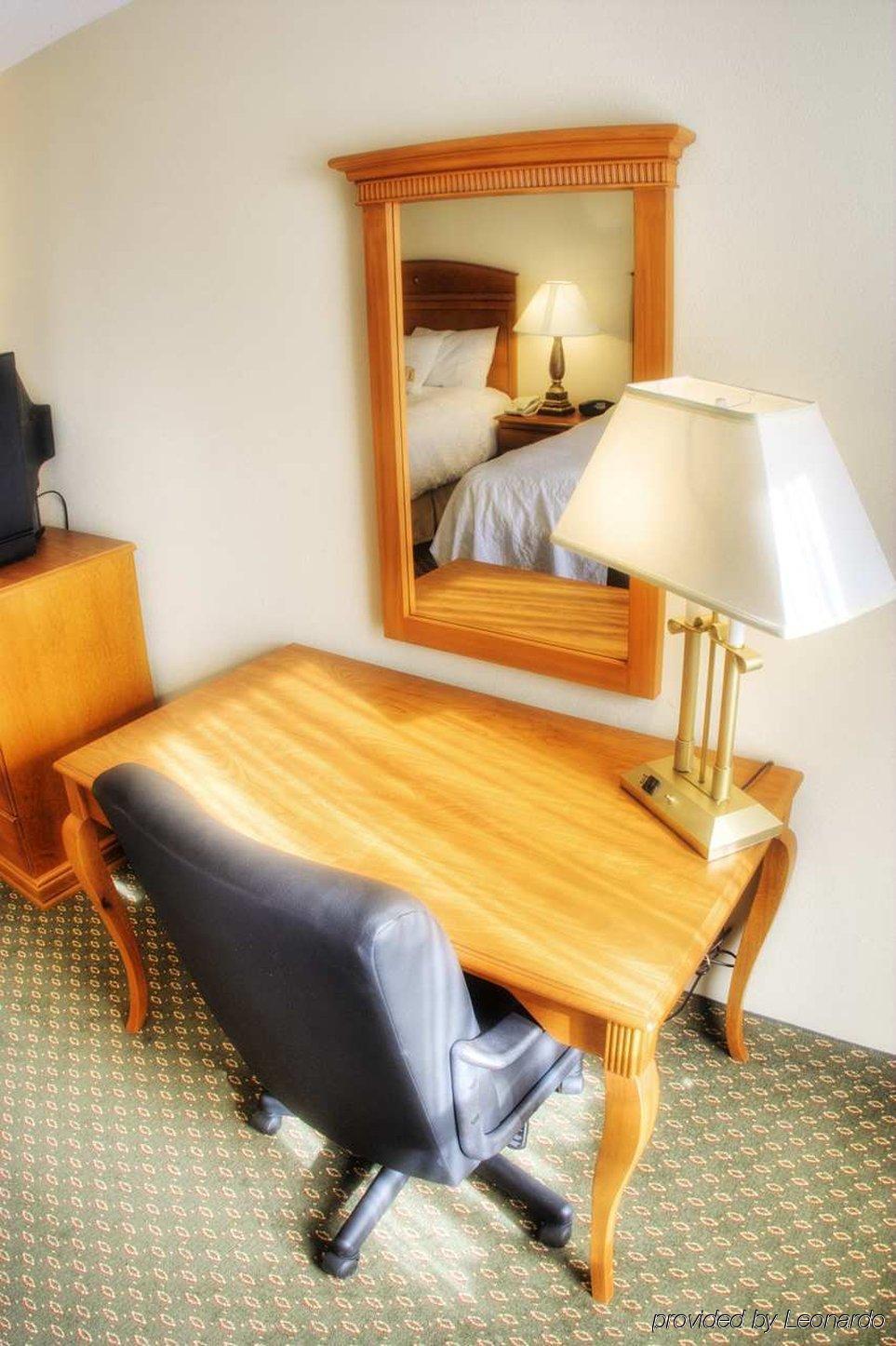 Surestay By Best Western Forsyth Decatur Room photo